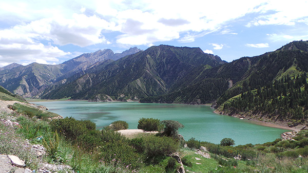 穿越独库公路：一天之内的春夏秋冬