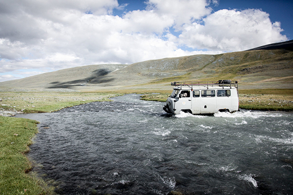 走遍亚洲大草原，这个意大利小伙爱上一众斯坦国和隐秘共和国