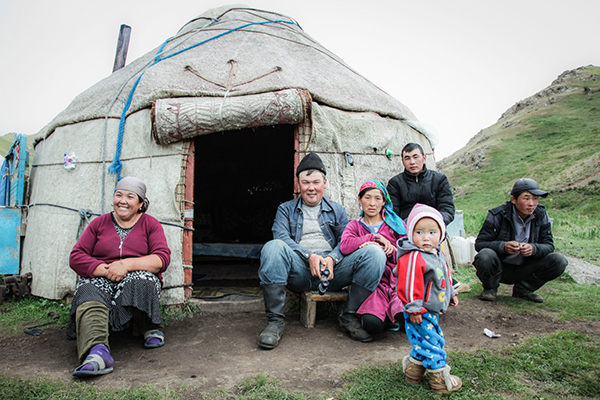 走遍亚洲大草原，这个意大利小伙爱上一众斯坦国和隐秘共和国