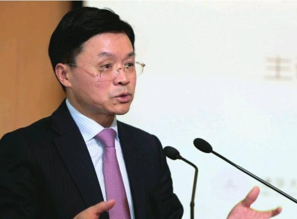 万建华离任证通公司董事长，原证监会打非局局长张思宁接任