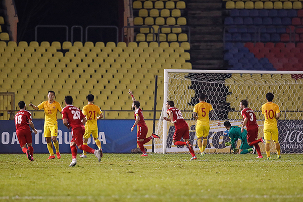 新华社评论：还剩最后180分钟，国足会战斗到最后一秒