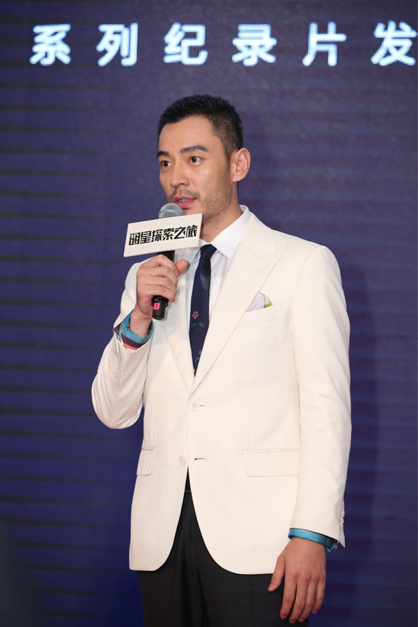 上海电视节｜看到江一燕给小犀牛洗澡，我的心融化了