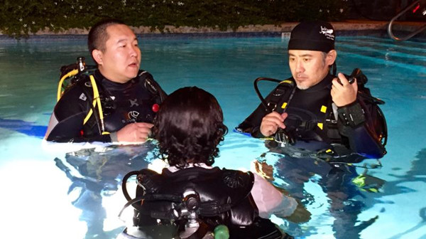 上海电视节｜看到江一燕给小犀牛洗澡，我的心融化了