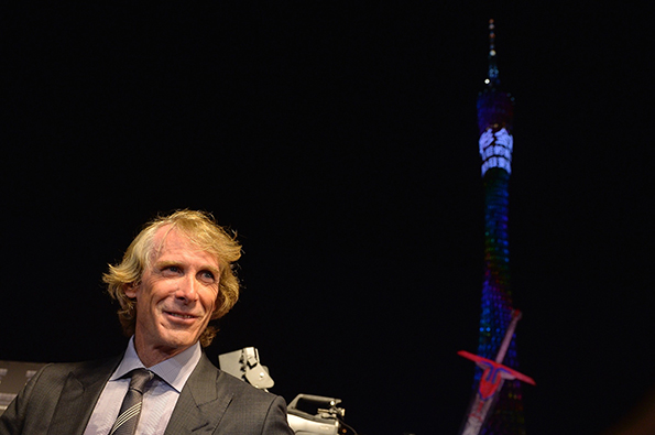 迈克尔·贝坚持说再见，《变形金刚》前途未卜