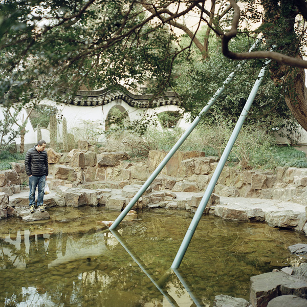 看展览｜逛公园时我只比别人多带了一台相机