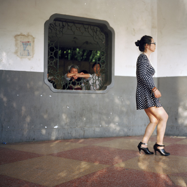 看展览｜逛公园时我只比别人多带了一台相机