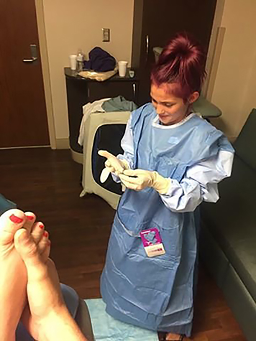 12岁女孩跟着医生“接生”弟弟，生娃时你会让家人陪产吗