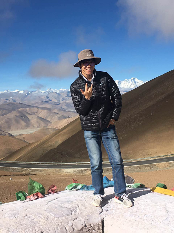 特写丨我和柯洁同走川藏线：一路上看到狗，他总会上去抱抱