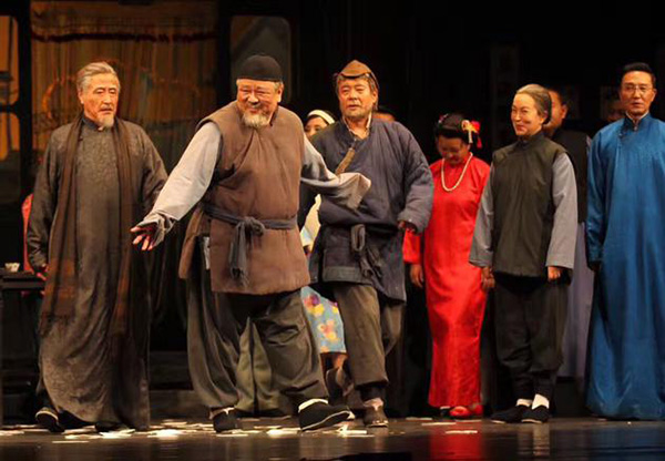 为北京人艺“疯狂”的观众：有人不到3点就起来排队买票