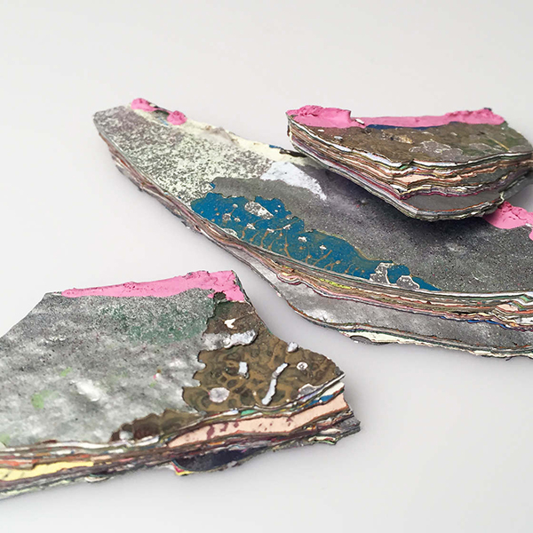 趣看｜剥下一块涂鸦墙面会怎样？你会发现时光的年轮