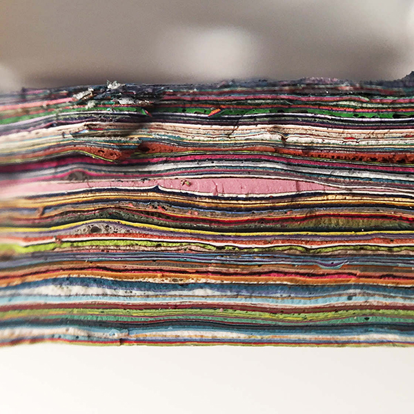 趣看｜剥下一块涂鸦墙面会怎样？你会发现时光的年轮