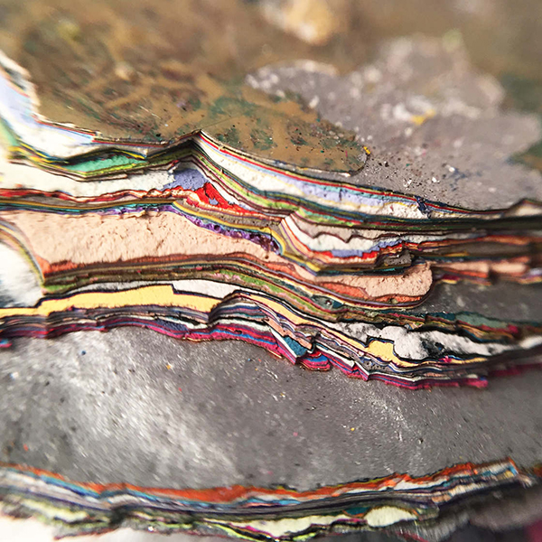 趣看｜剥下一块涂鸦墙面会怎样？你会发现时光的年轮