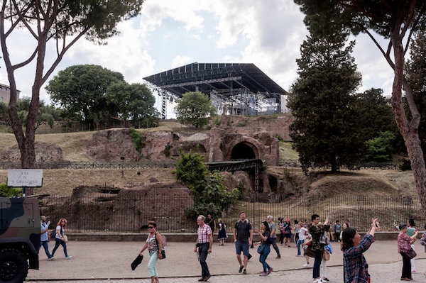 走着瞧 | 哈萨克斯坦开放过境免签，维珍推出脱欧计算器