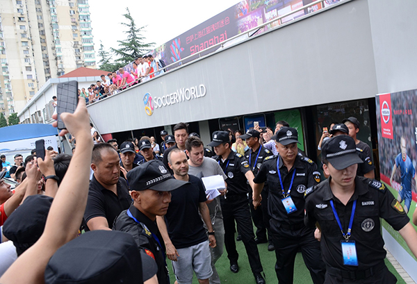 对话伊涅斯塔：相比来中超踢球，不如在某宝上卖我的红酒