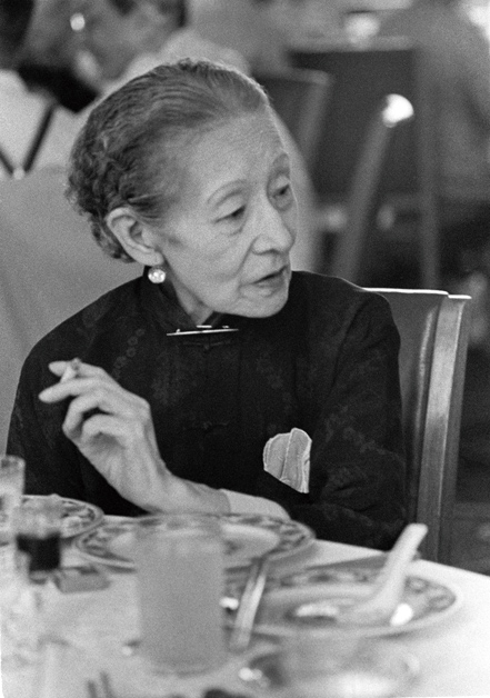 观看之道：一段红色摄影史？还是另一种女性摄影？