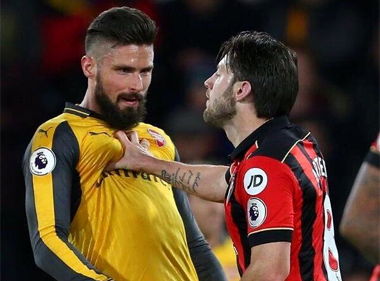 澎湃联播｜借着魔术耍流氓？我也想在他脸上变个五道杠