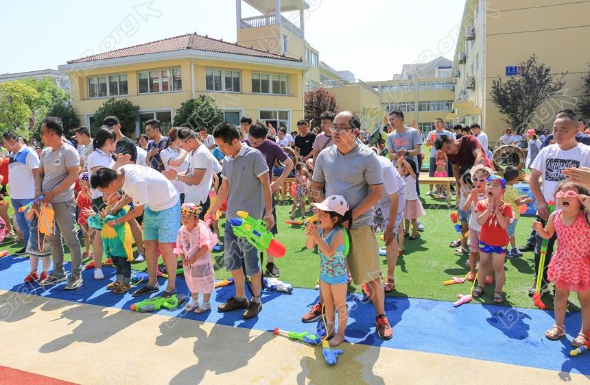 父亲节将至  幼儿园里狂欢节 (5).jpg