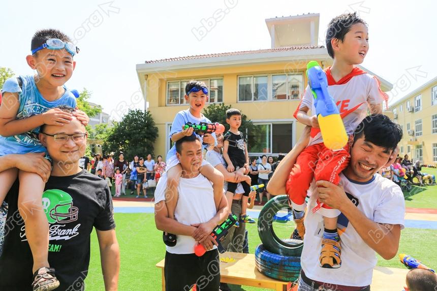 父亲节将至  幼儿园里狂欢节 (6).jpg