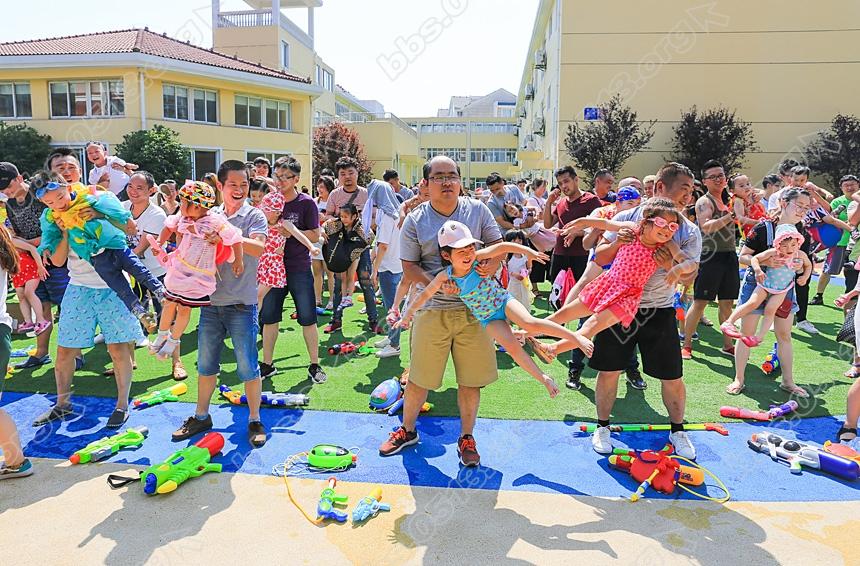 父亲节将至  幼儿园里狂欢节 (7).jpg