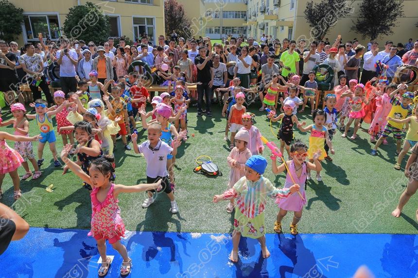 父亲节将至  幼儿园里狂欢节 (9).jpg