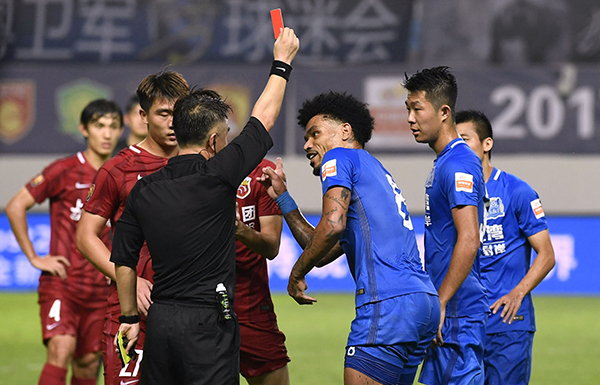 上港富力爆发肢体冲突，中超“标王”奥斯卡只是想表现血性吗