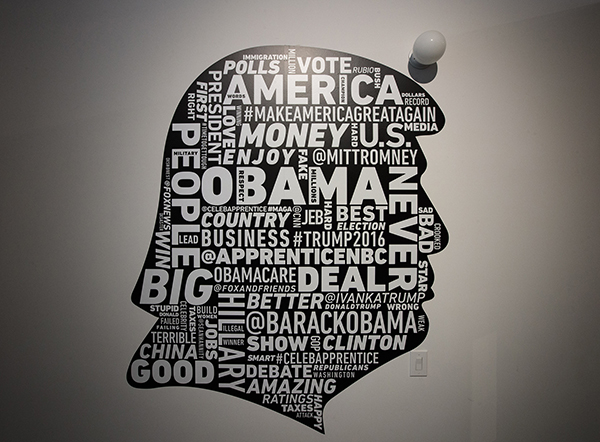 趣看｜特朗普推特图书馆，坐“金马桶”感受美国总统推特外交