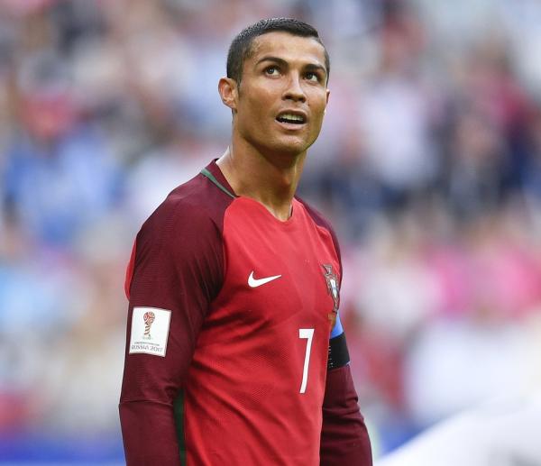 录像裁判大显身手！联合会杯一夜吹掉两球，C罗们都蒙了