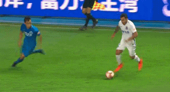 谁是中超联赛最大“敌人”：裁判频现低级误判，足协为何不管