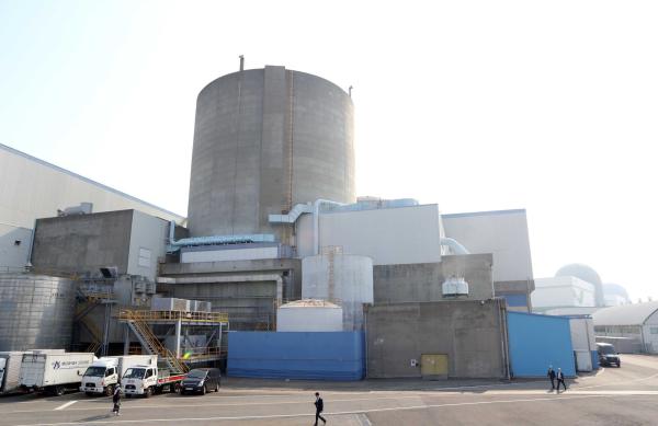 韩国首台核电机组永久退役，文在寅重申“脱离核电”主张