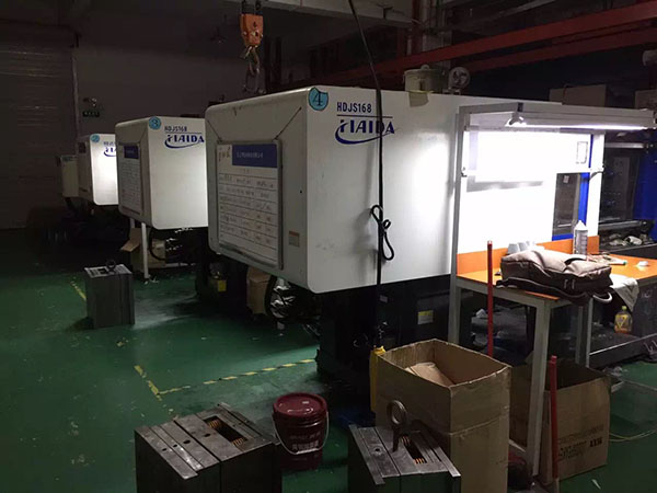 华强北变奏丨“山寨王国”的硅谷雄心和创客大冒险