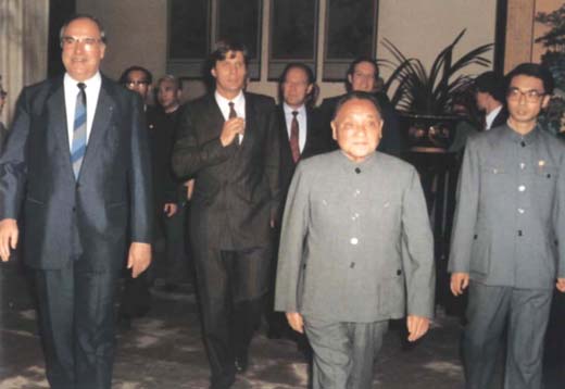 赫尔穆特·科尔其人轶事：德国前总理的“特立独行”