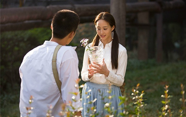 《六人晚餐》：文学的大餐只剩下残羹冷炙