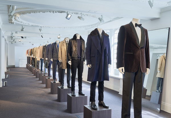 从巴宝莉到登喜路，这个美国人何以影响英伦男装界