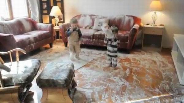 看了这些照片，做爹妈的人都怀疑：是在我家里拍的吧