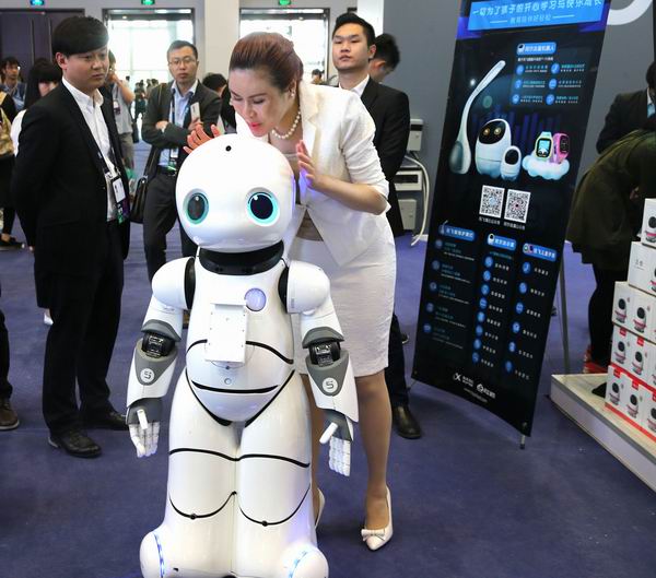 机器人开始用自己的语言聊天，关于人工智能我们知道得太少了