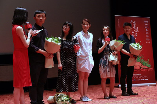 跟拍余秀华一年多的导演说：她的最高欲望并不是诗歌