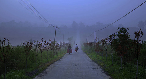 跟拍余秀华一年多的导演说：她的最高欲望并不是诗歌