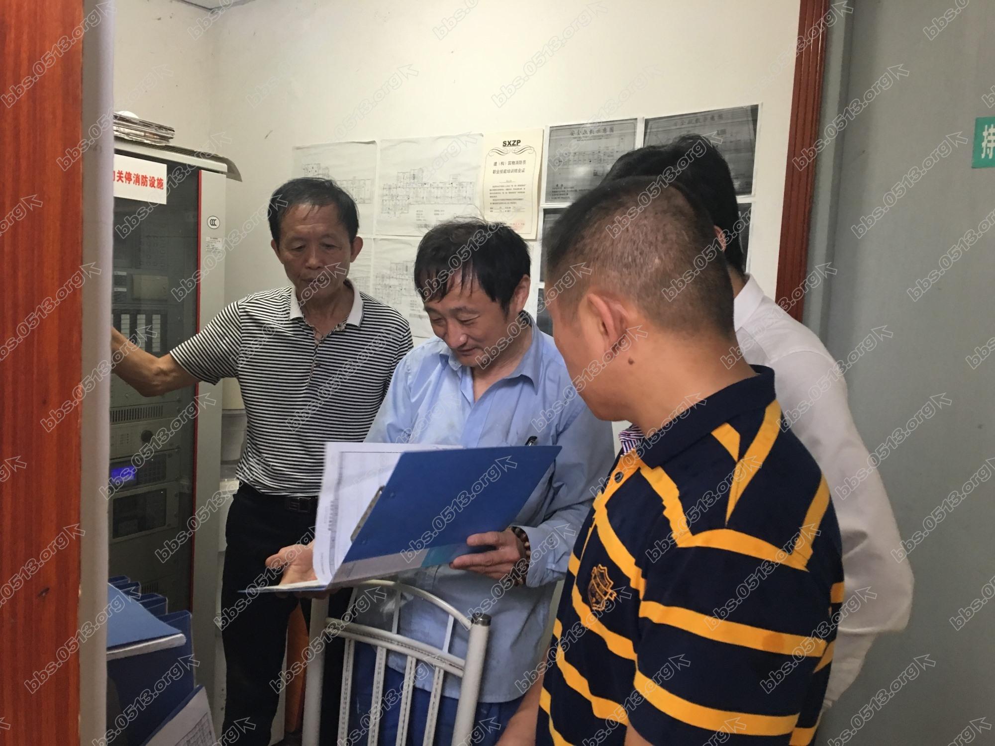 弘运社区：走帮服进企业  我们在行动_副本.jpg