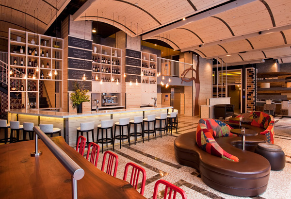 传统高端市场不那么好做了，酒店要从年轻人身上挖掘点商机