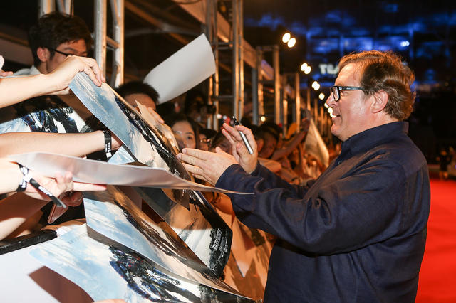 《变形金刚5》主创：机械与人类的联系是变形金刚系列永恒的主题