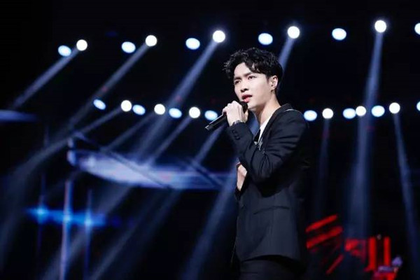 上海电影节｜猜猜杨幂和黄轩拿了个什么奖