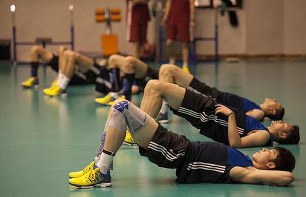 人民日报点赞男排新帅洛萨诺：改变从精气神开始