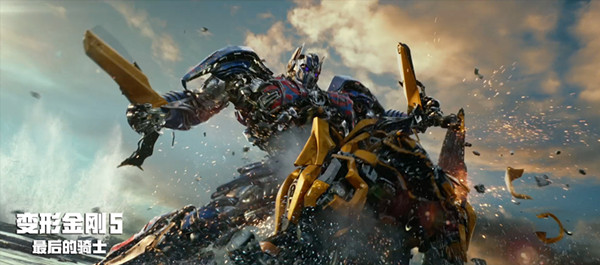 我可能看了一部假的《变形金刚》