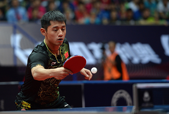 张继科因伤退赛引粉丝流泪退场，国乒适度网红化在所难免