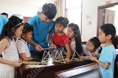 学知识提素质 少年强则国强.JPG