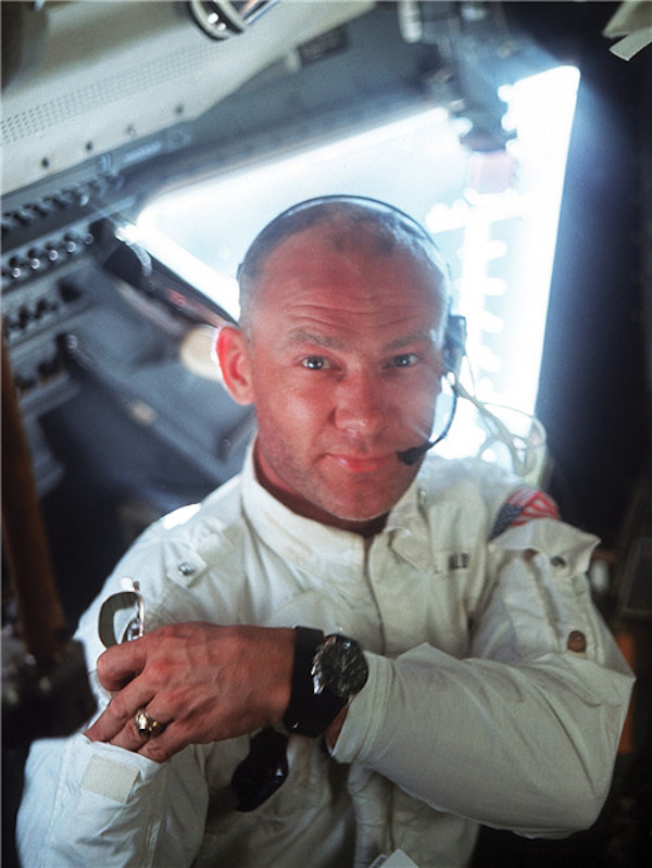 当中国宇航员登陆月球，哪只腕表将见证这一光辉时刻