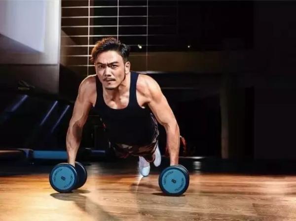 对话“小包总”杨烁：健身17年，我才成了“行走的荷尔蒙”