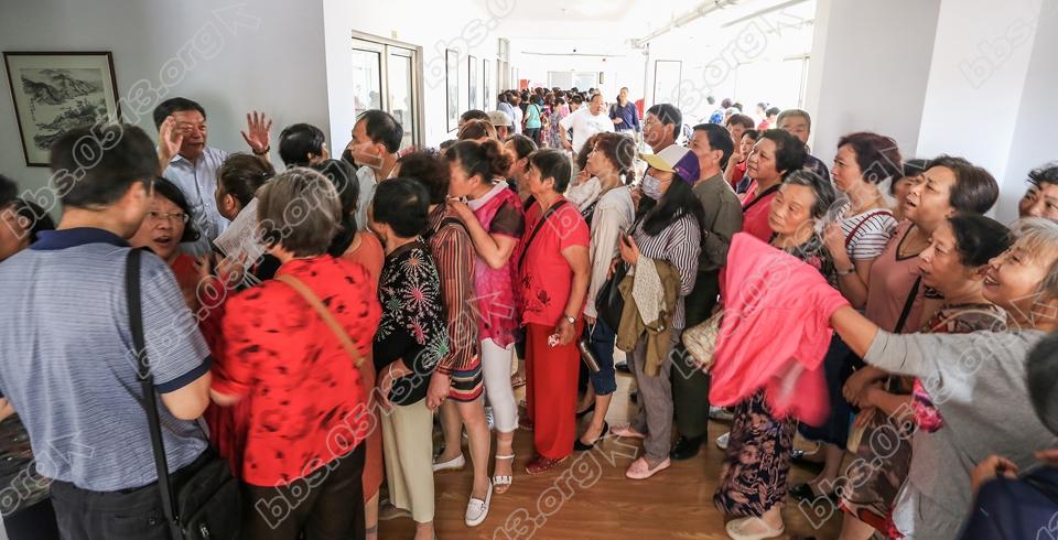 幸福需要正能量   南通市老年大学招生火爆 (1).jpg