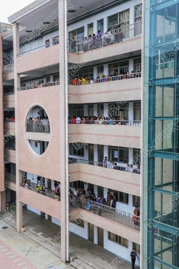 幸福需要正能量   南通市老年大学招生火爆 (4).jpg