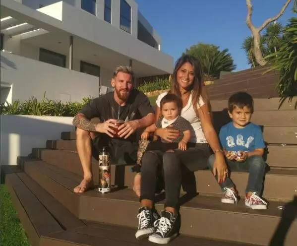 今天梅西30岁了，C罗的“养生踢法”他早已学会